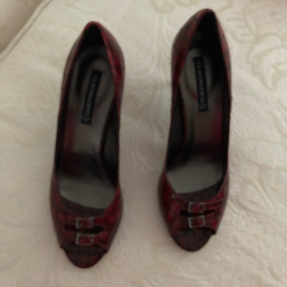 Claudia Ciuti-red Leather Vampire Print Cocco Pumps.NWT